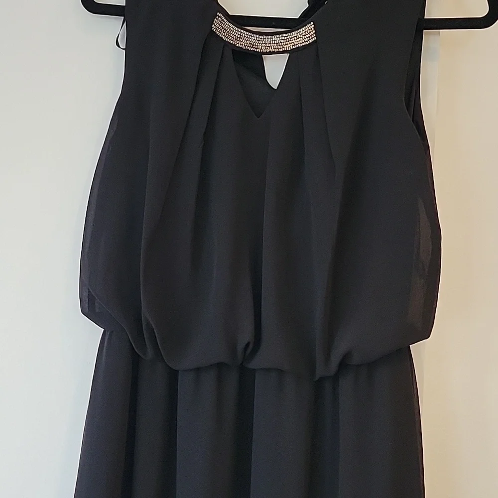 Dress - Picture 3 of 4